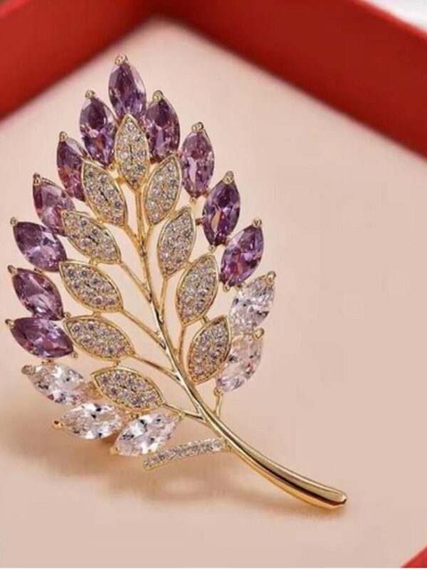 Wedbie Unisex Premium Diamond Brooches – Elegant Sparkle for Him & Her (2025)